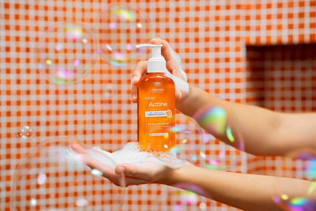 Empieza el año con piel limpia y fresca. Descubre cómo Actine Gel elimina impurezas sin resecar y potencia los resultados de tu rutina.